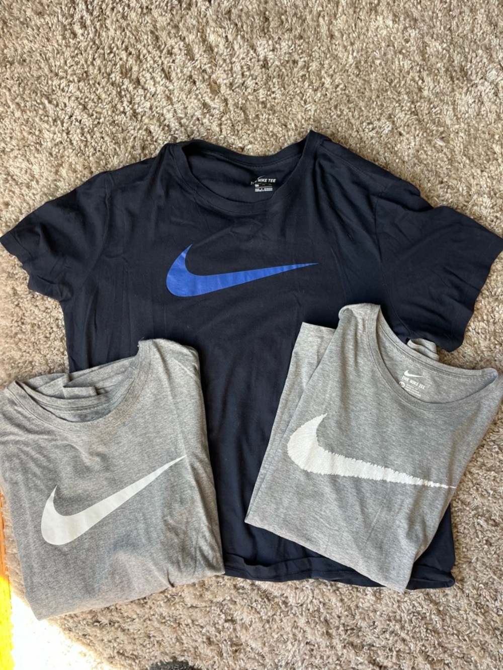 3 Nike T-Shirts